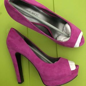 Ninewest Platform pumps